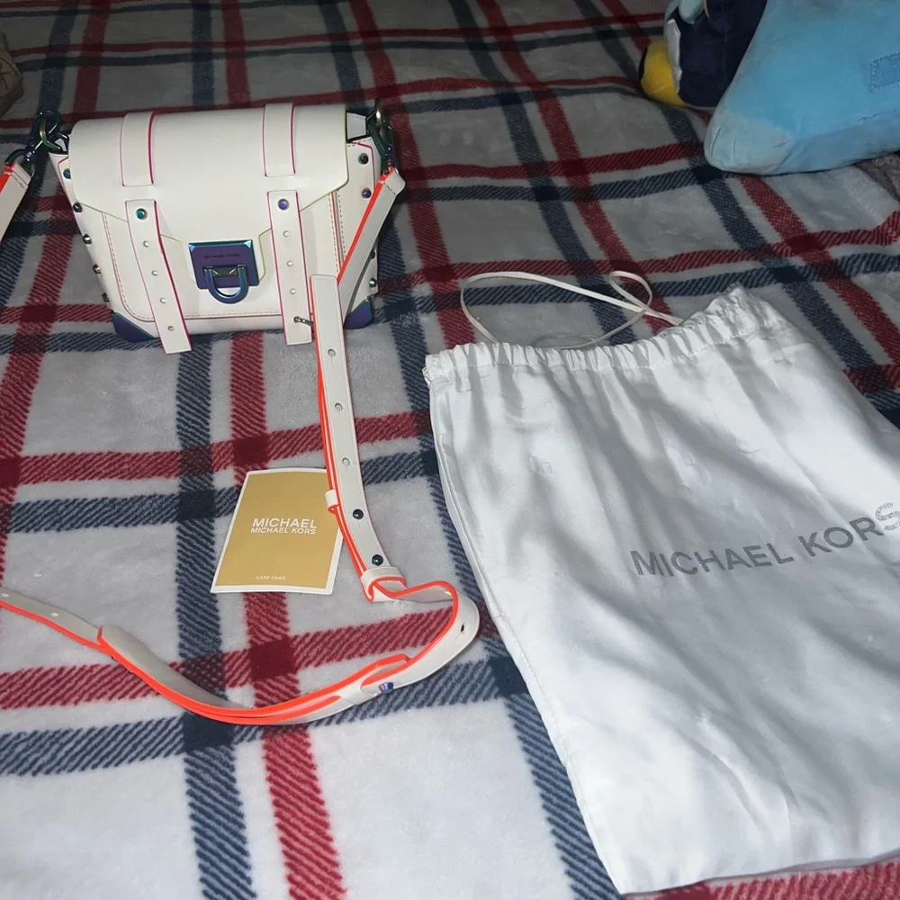 Michael Kors White Crossbody Bag with Orange Accents - Picture 1 of 8